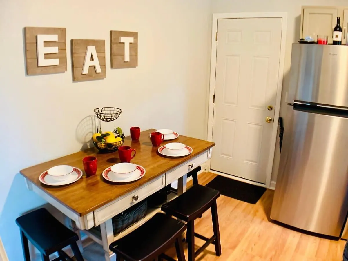 Holiday home Fairgrounds Playground - Weho - 1Bd 1Ba Villa Nashville United States